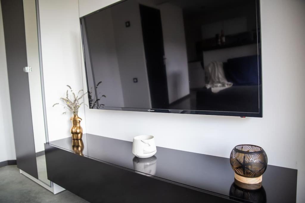 Bienvenue Dans Le Cobalt ! Apartment Cholonge ภายนอก รูปภาพ